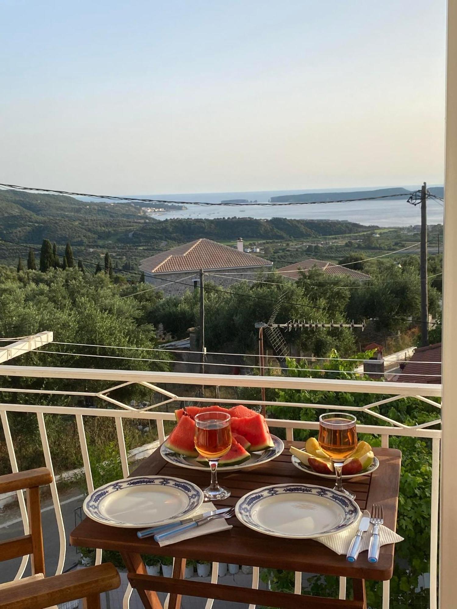 Golden Navarino'S Sunset Пилос Екстериор снимка